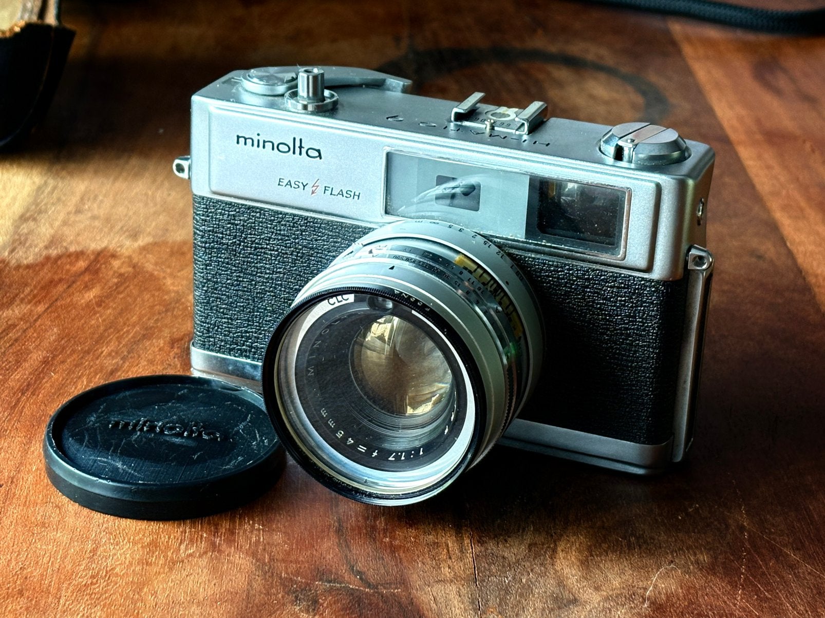 Minolta Easy Flash analoge camera Rokkor 45mm f/1.7 lens, Ophalen of Verzenden, Gebruikt, Compact, Minolta