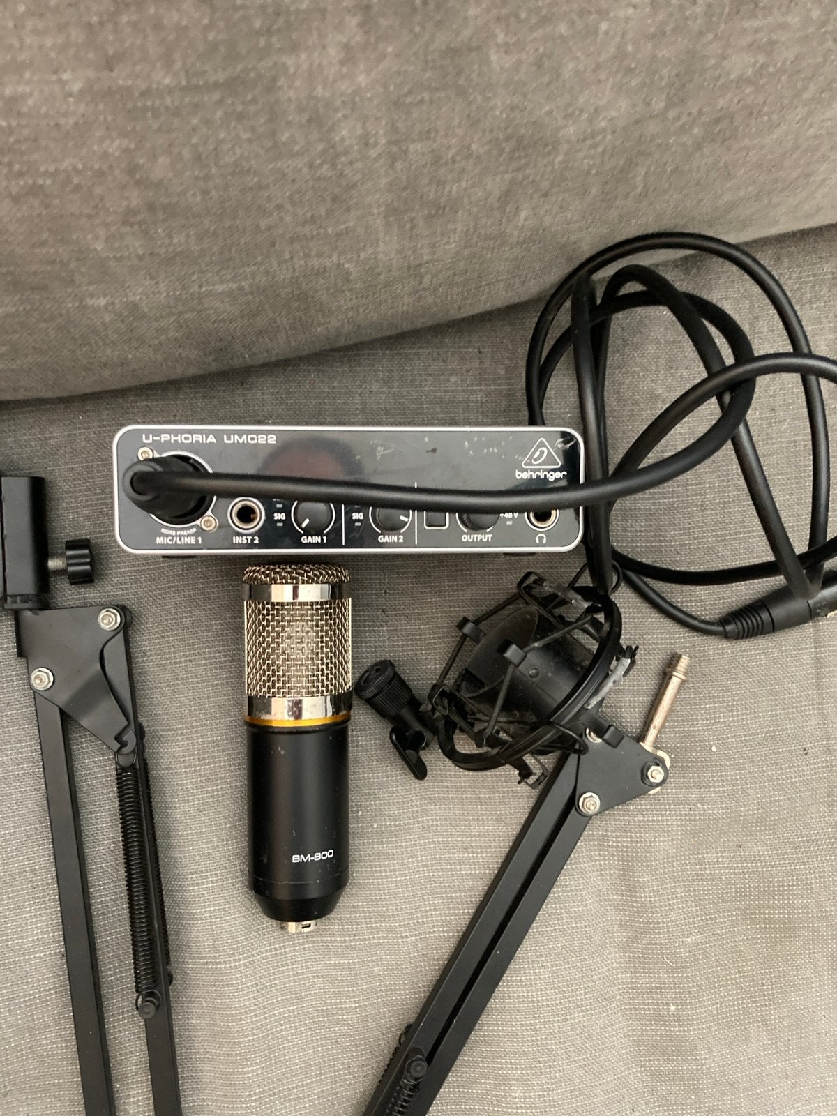Behringer U-Phoria UMC22 Audio Interface met BM-800 Microfoo, Muziek en Instrumenten, Ophalen of Verzenden, Gebruikt, Studiomicrofoon