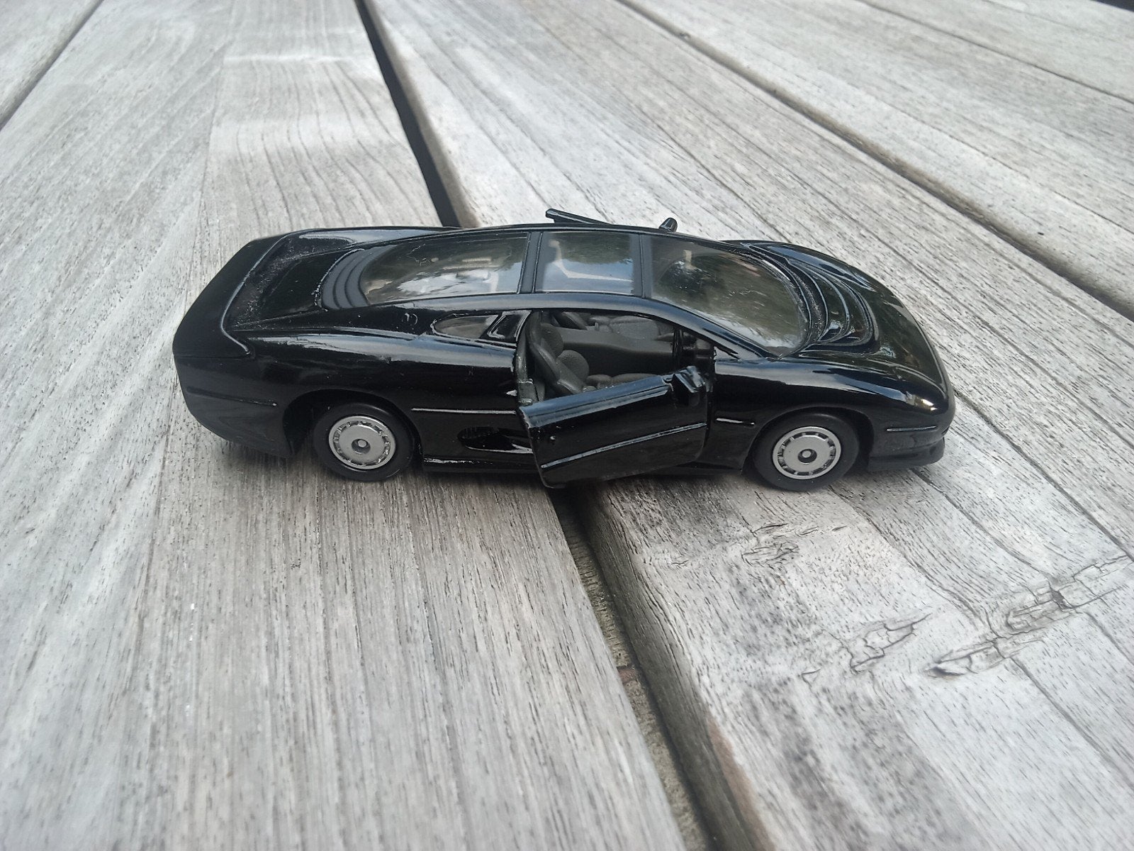 Maisto Shell Jaguar XJ220 Schaalmodel 1:40 Zwart, Ophalen of Verzenden, Gebruikt