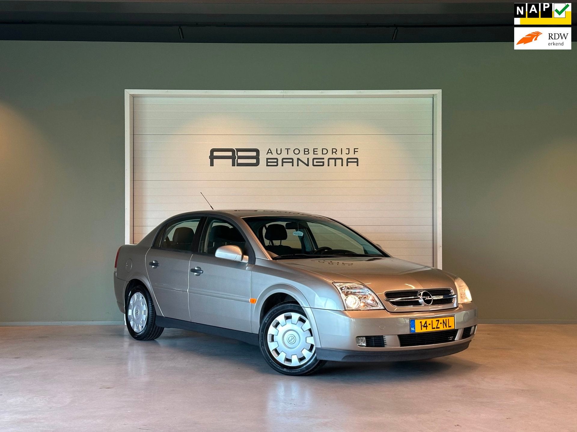 Opel Vectra 1.8-16V COMFORT NAVIGATOR|CLIMA AIRCO|2e EIGENAA, Auto's, Voorwielaandrijving, Dealer onderhouden, Stof, Gebruikt