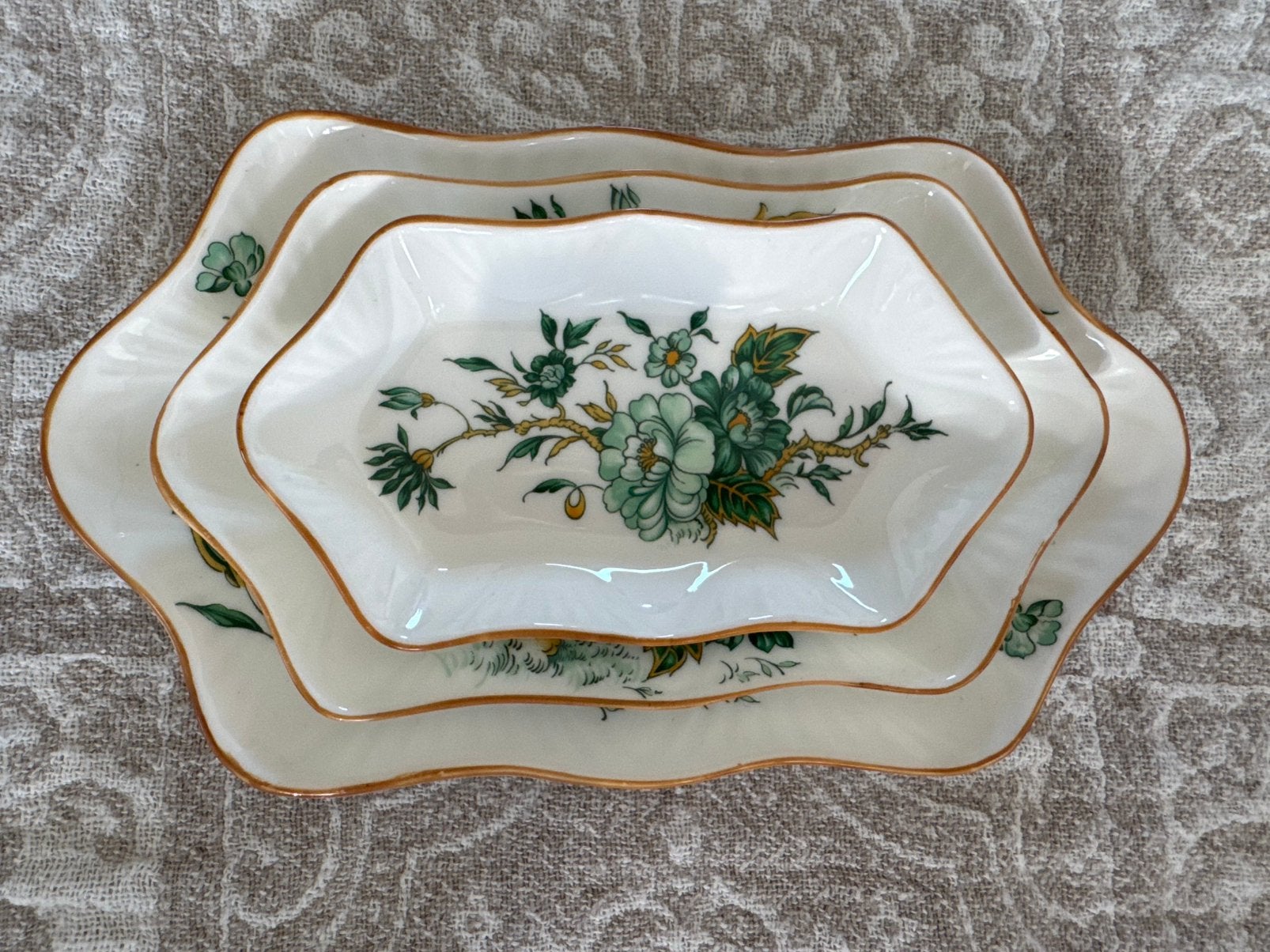 Set van 3 Crown Staffordshire trinket dishes, Ophalen of Verzenden, Zo goed als nieuw, Porselein, Kop en/of schotel