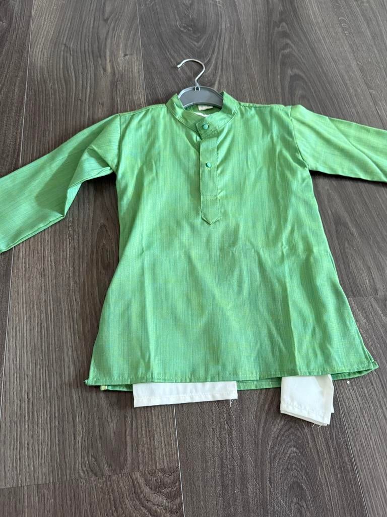 Mooi Indiase kleding  kinder sherwani, Kinderen en Baby's, Ophalen of Verzenden, Zo goed als nieuw, Meisje