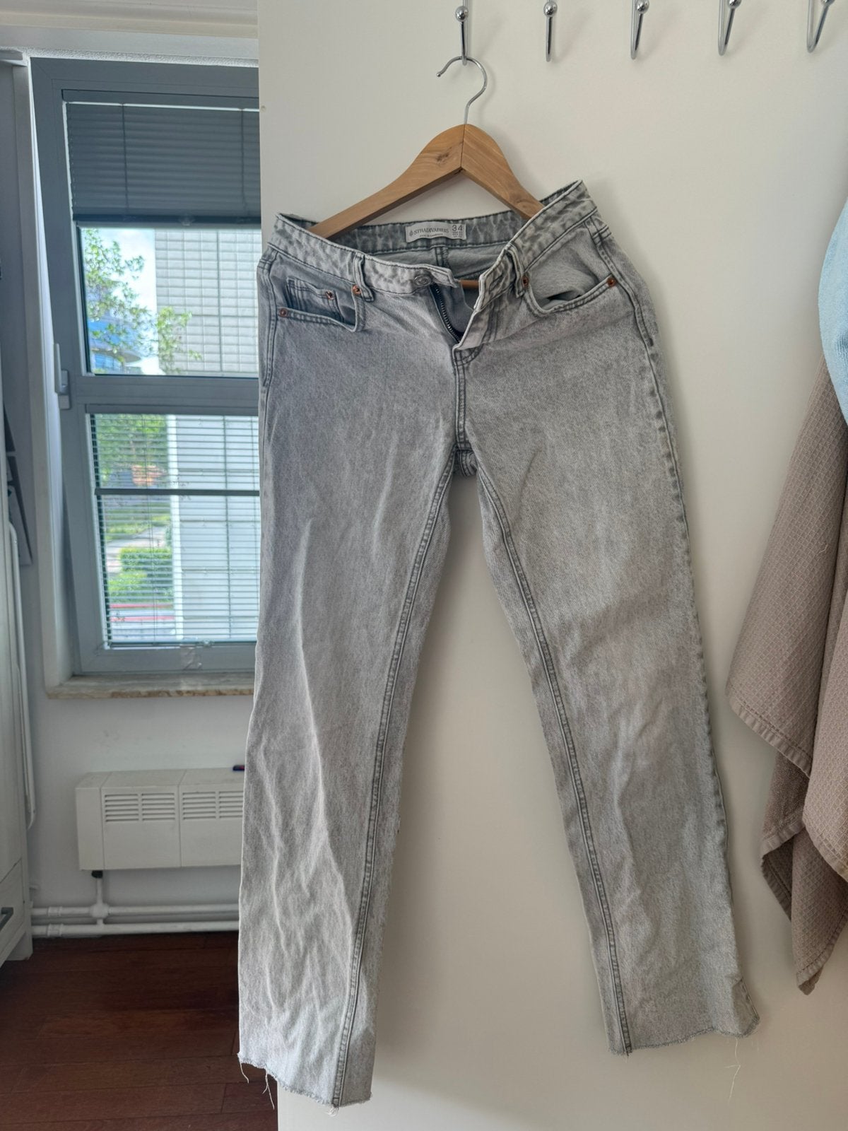 Low waist straight broek, Kleding | Dames, Spijkerbroeken en Jeans, Ophalen of Verzenden, Zo goed als nieuw, Blauw, W28 - W29 (confectie 36)