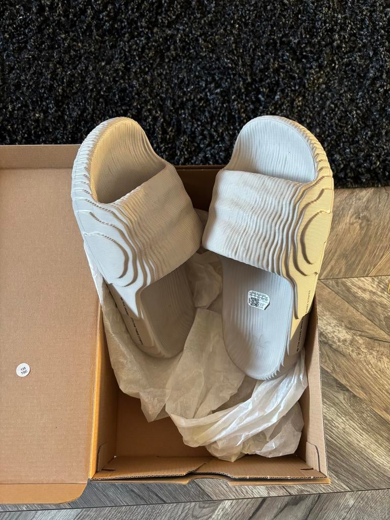 Adidas Adilette 22 Slides - Nieuw in doos- maat 39, Ophalen, Nieuw, Overige kleuren, Slippers