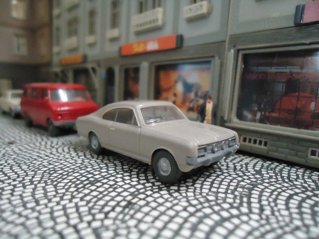 Opel Rekord C Coupé / Commodore A - Olivgrau met bruin int., Ophalen of Verzenden, Zo goed als nieuw, Auto, Rietze