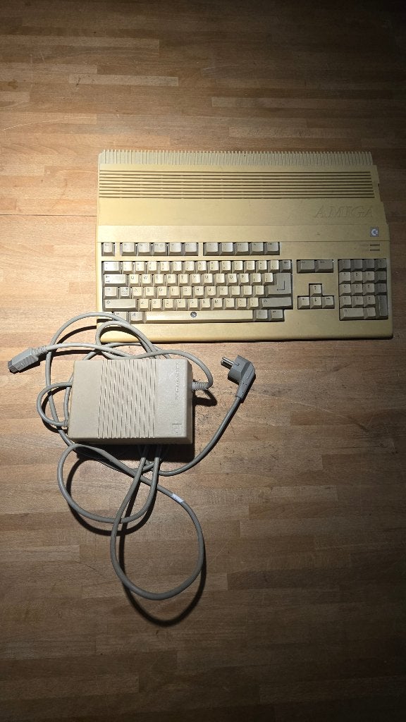 Commodore Amiga A500, Ophalen, Commodore