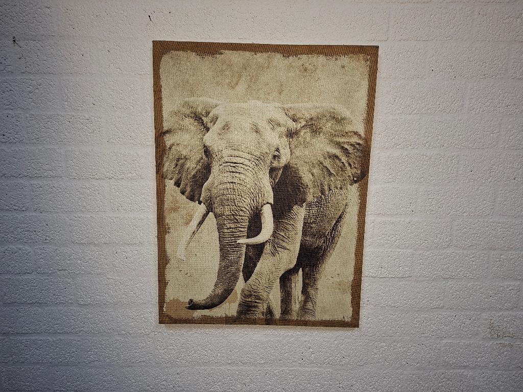 olifant schilderij op jute, Ophalen of Verzenden, Zo goed als nieuw, Schilderij, 75 cm of meer
