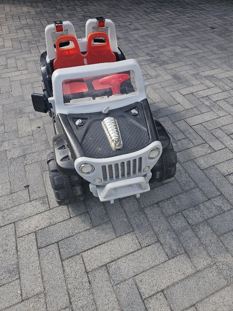 Kinderjeep op accu, Gebruikt