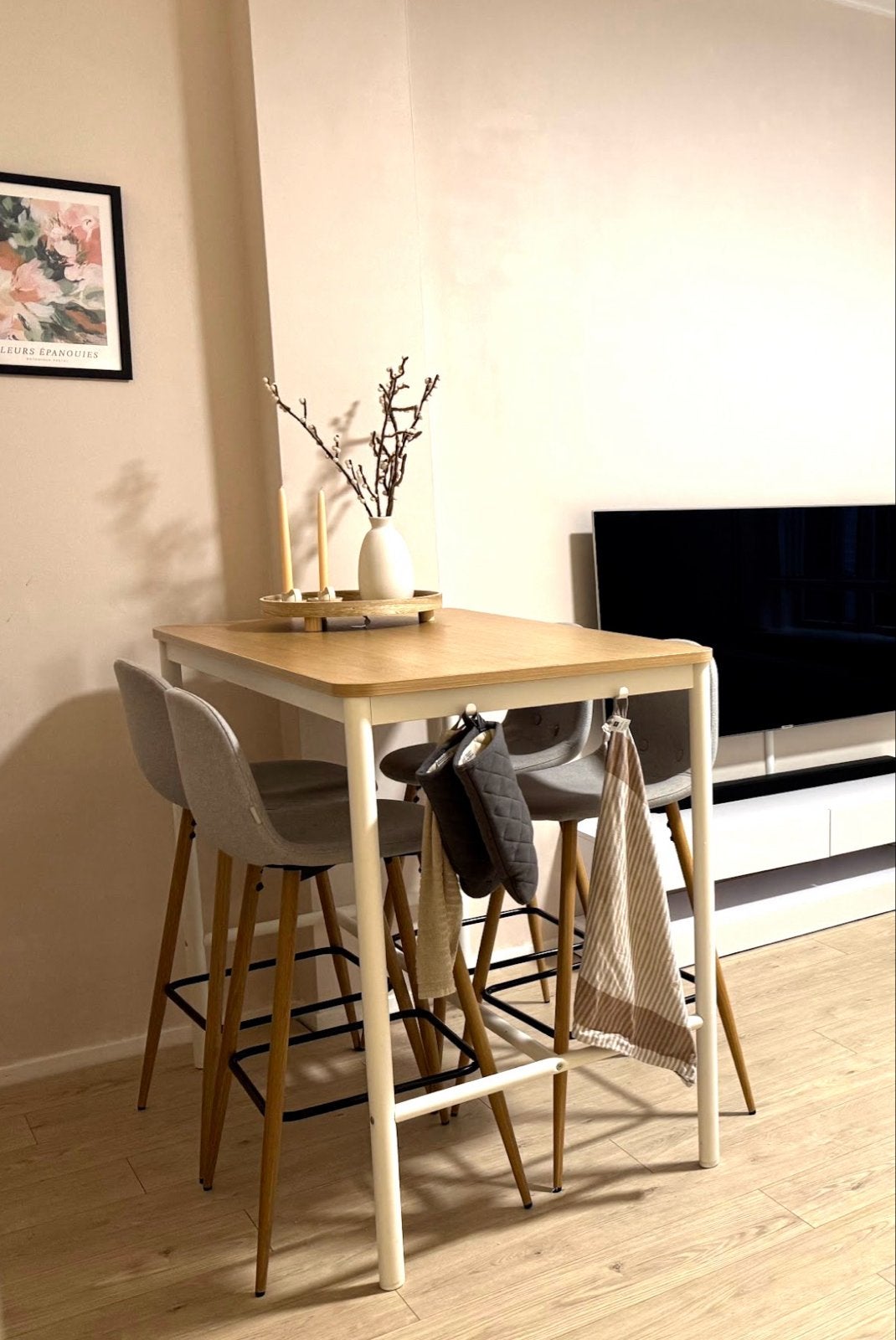 Stijlvolle bartafel met 4 barkrukken, Ophalen, Gebruikt, 100 tot 150 cm, 50 tot 100 cm