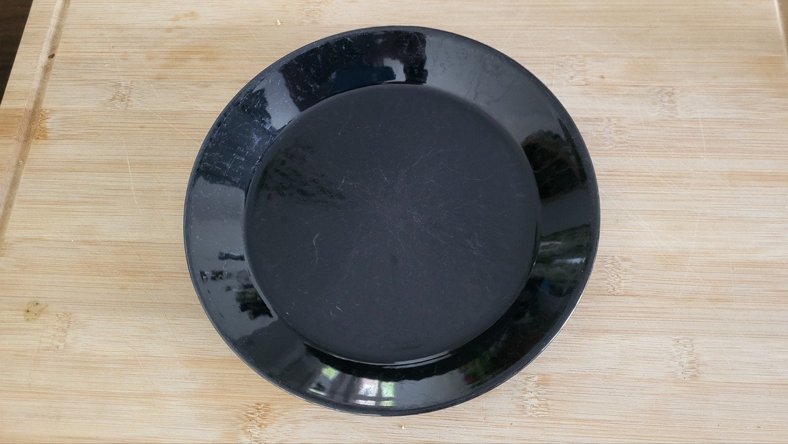 Iittala Teema bord 21 cm - Zwart, Gebruikt, Overige merken, Keramiek, Ophalen of Verzenden
