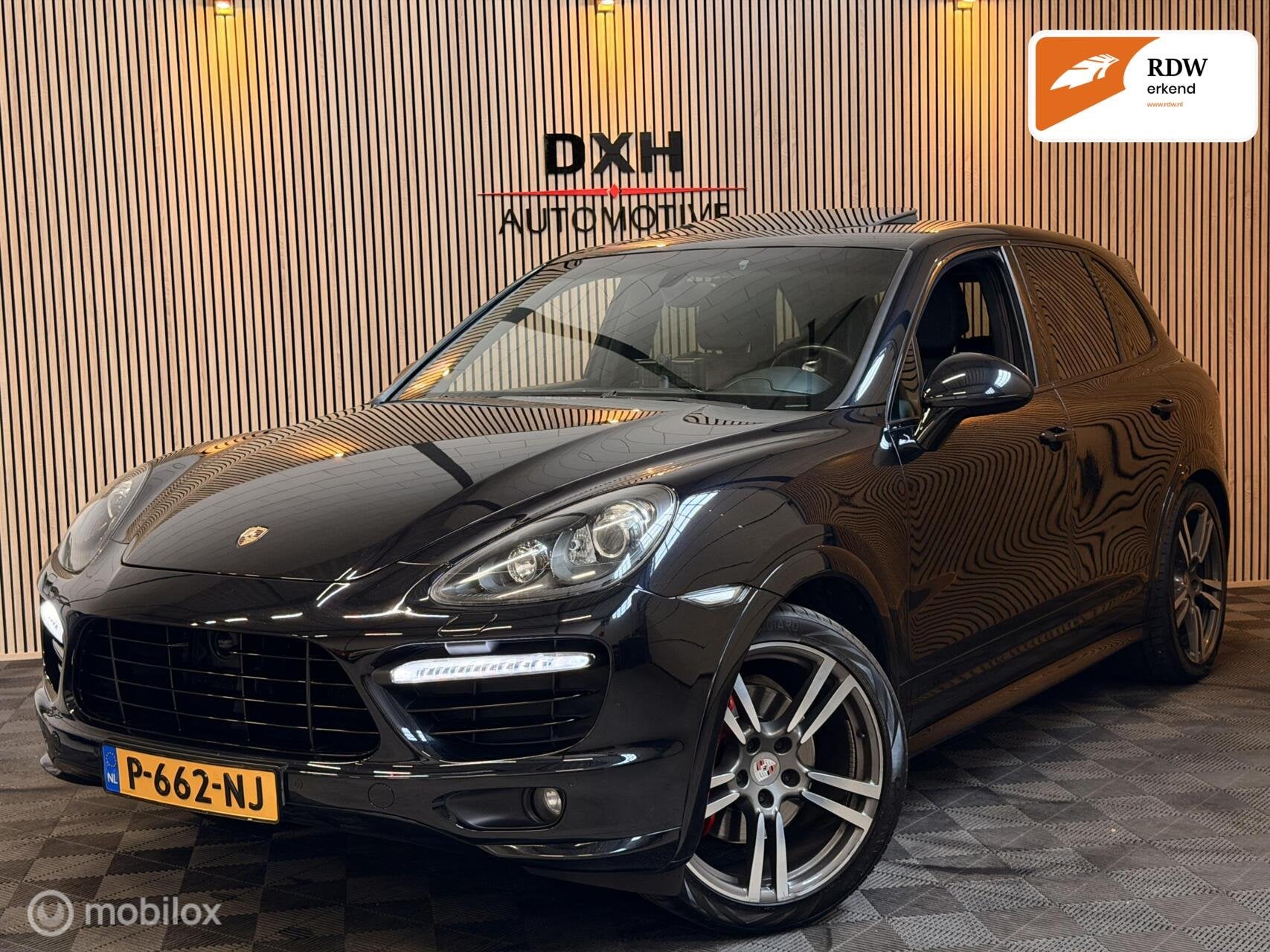 Porsche Cayenne 4.8 GTS PANO ACC CARPLAY BOSE LUCHTVERING, Auto's, Automaat, Gebruikt, 138 €/maand, Zwart