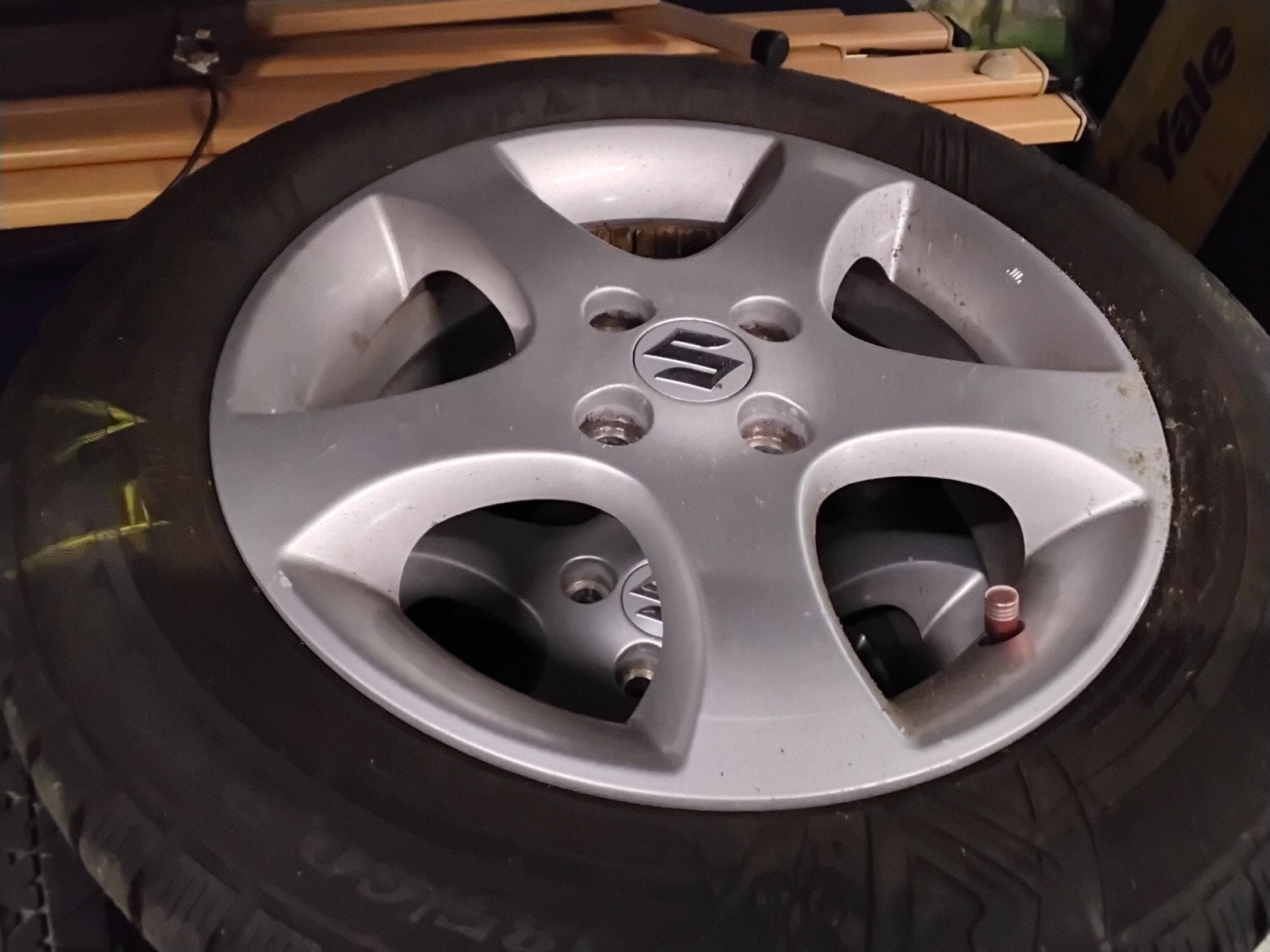 4 stuks  banden op velgen + een thuiskomer, Ophalen, Gebruikt, 15 inch, Band(en)