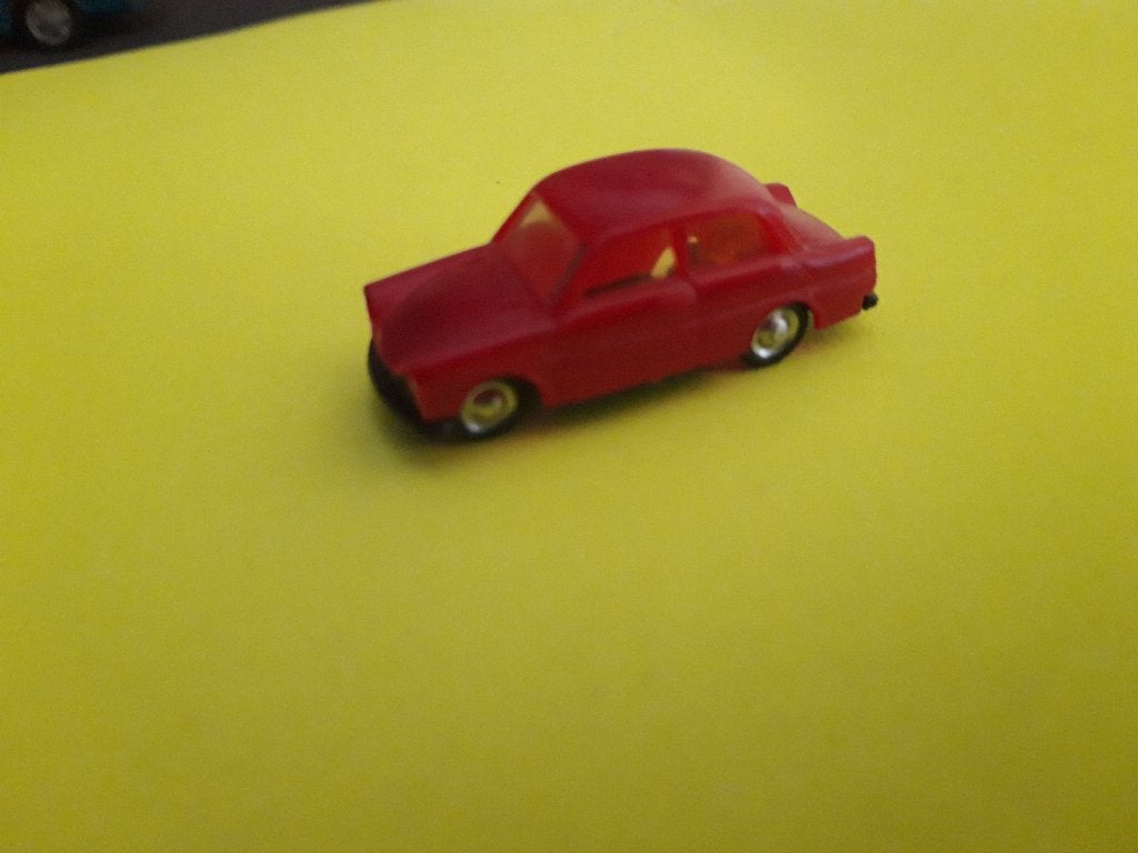 Daffodil 1961-63 Eko H0 donkerrood, Ophalen of Verzenden, Zo goed als nieuw, Auto, Overige merken