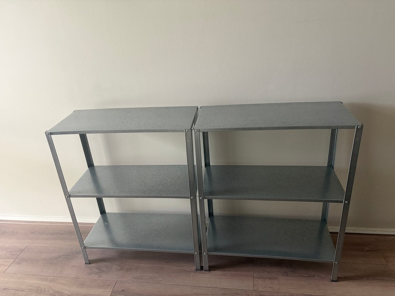 Ikea hyllis stellingkast binnen/buiten, Huis en Inrichting, Kasten | Stellingkasten, Ophalen, Nieuw
