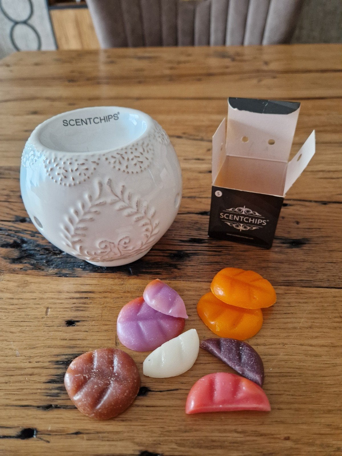 Te koop Scentchips geurbrander met verschillende geurwax, Ophalen of Verzenden, Zo goed als nieuw, Wit, Kandelaar