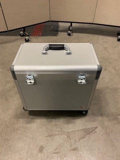 Transportkoffer voor beamer en laptop – 43x24x40 cm, 50st, Ophalen of Verzenden, Gebruikt, Overige instrumenten