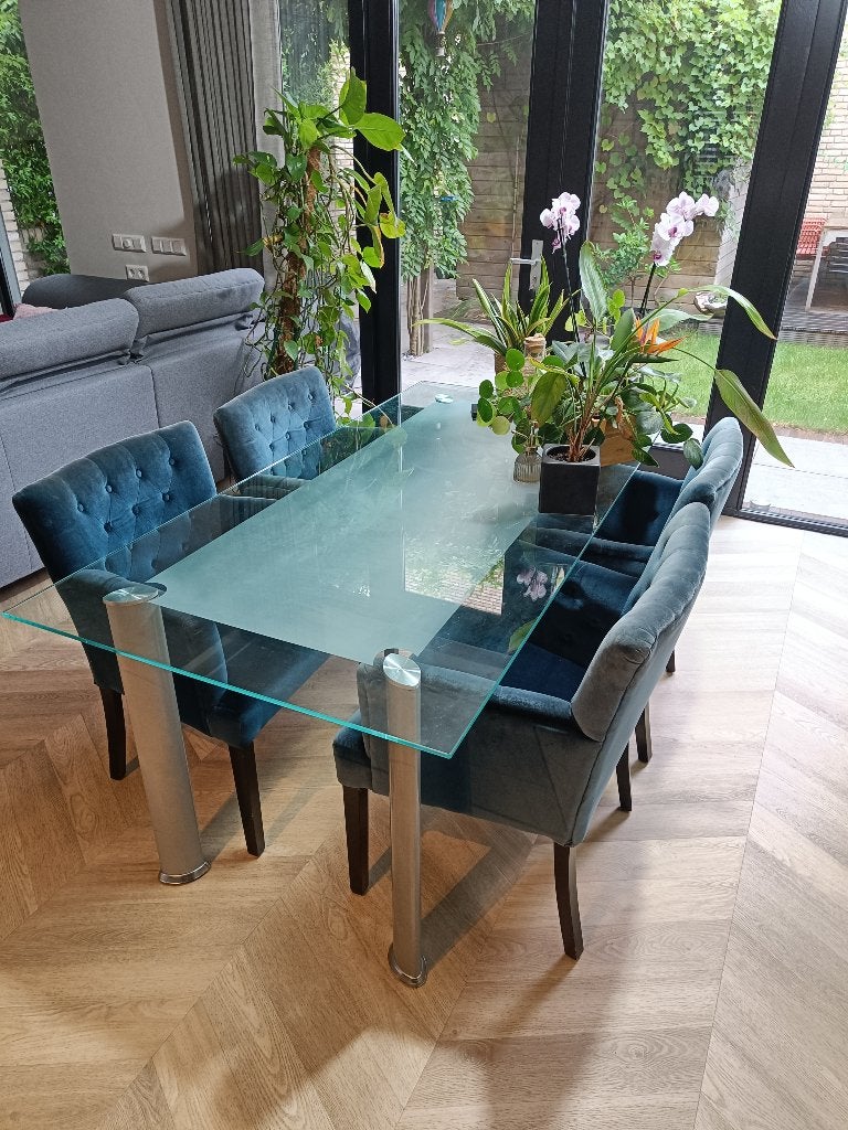 Glazen eettafel met 4 blauwe eetkamerstoelen – Gratis!, Huis en Inrichting, Ophalen, Gebruikt, 100 tot 150 cm, Modern, eigentijds, stijlvol, tijdloos en hotel-chique