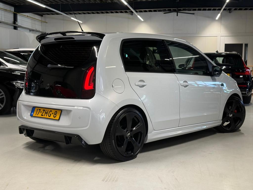 Volkswagen Up! 1.0 75pk! high up! Airco|Navi| Sportvelgen!, Voorwielaandrijving, Euro 5, Gebruikt, 840 kg