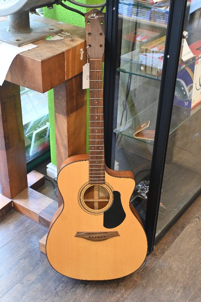 Mayson Gitaar esm/10 CE - Akoestische gitaar, Muziek en Instrumenten, Gebruikt, Ophalen of Verzenden, Akoestische gitaar, Onbekend e-mailadres, gelieve contact op te nemen met de fabrikant voor details.