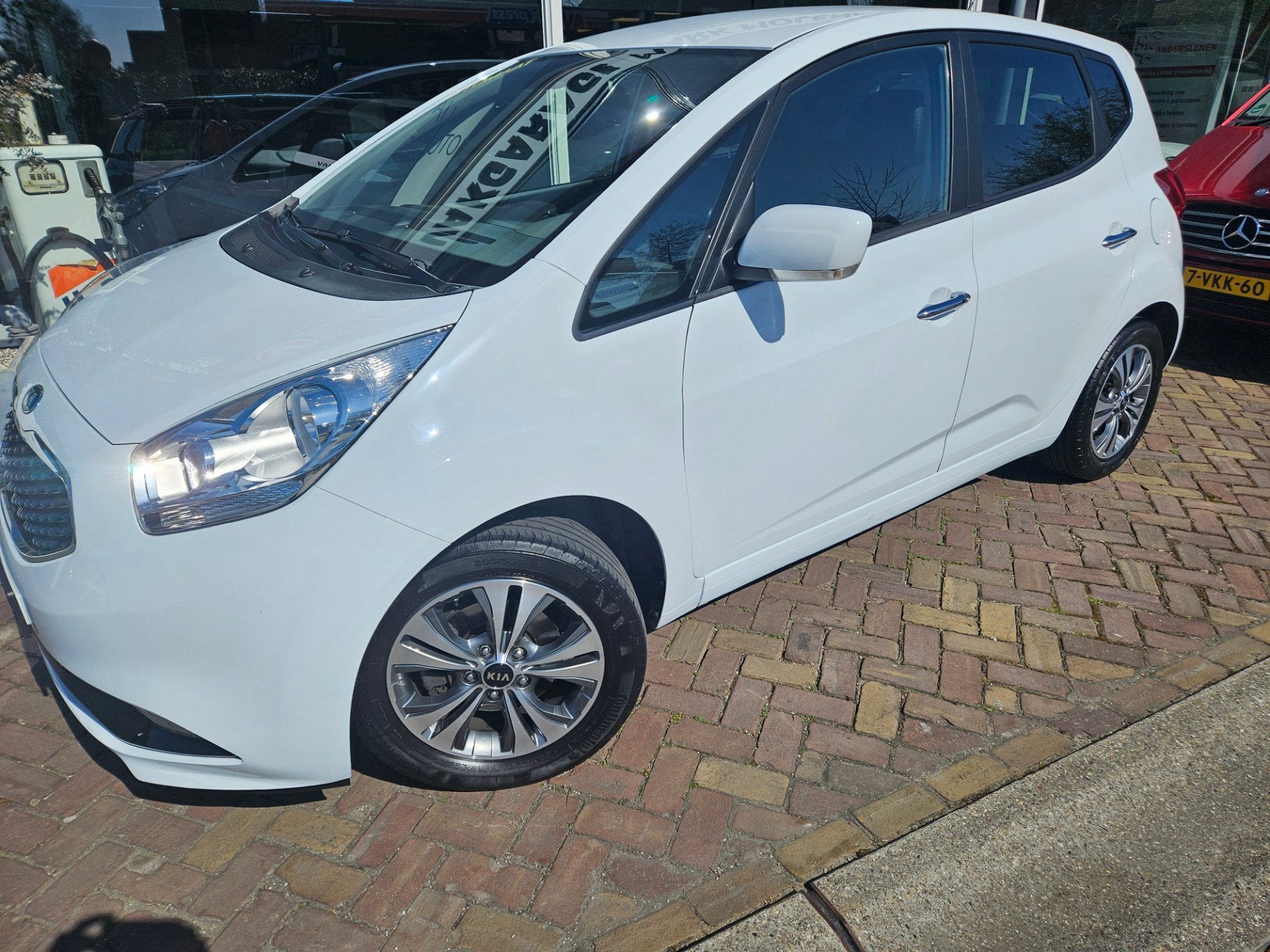 Kia VENGA 1.6 CVVT ExecutiveLineautomaat,leuk auto,veel opti, Auto's, 15 km/l, Gebruikt, 4 cilinders, Wit
