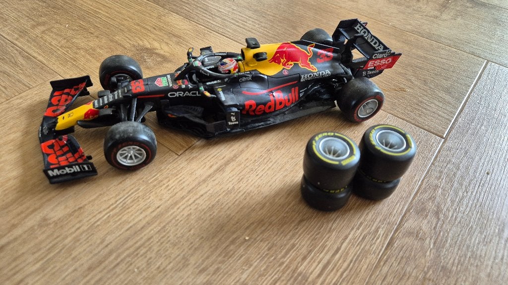 Red Bull Racing F1 schaalmodel met extra banden, Jumbo, Ophalen of Verzenden