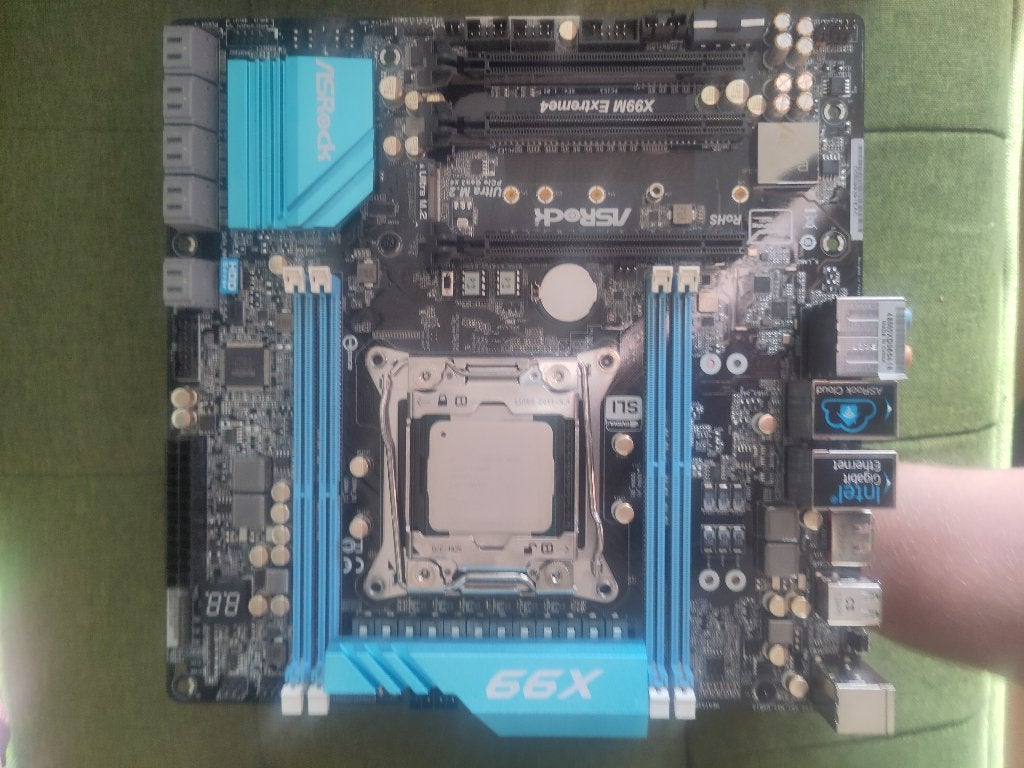 ASRock X99M Extreme4 moederbord met Intel Core i7-5820K, Computers en Software, Gebruikt, Verzenden, DDR4, Micro-ATX