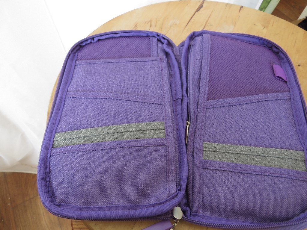 paarse Reispapieren  reisorganizer etui Travelus, Ophalen of Verzenden, Gebruikt, Paars, Overige merken