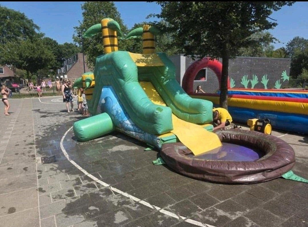 Water glijbaan springkussen zonder blower €400, Ophalen of Verzenden