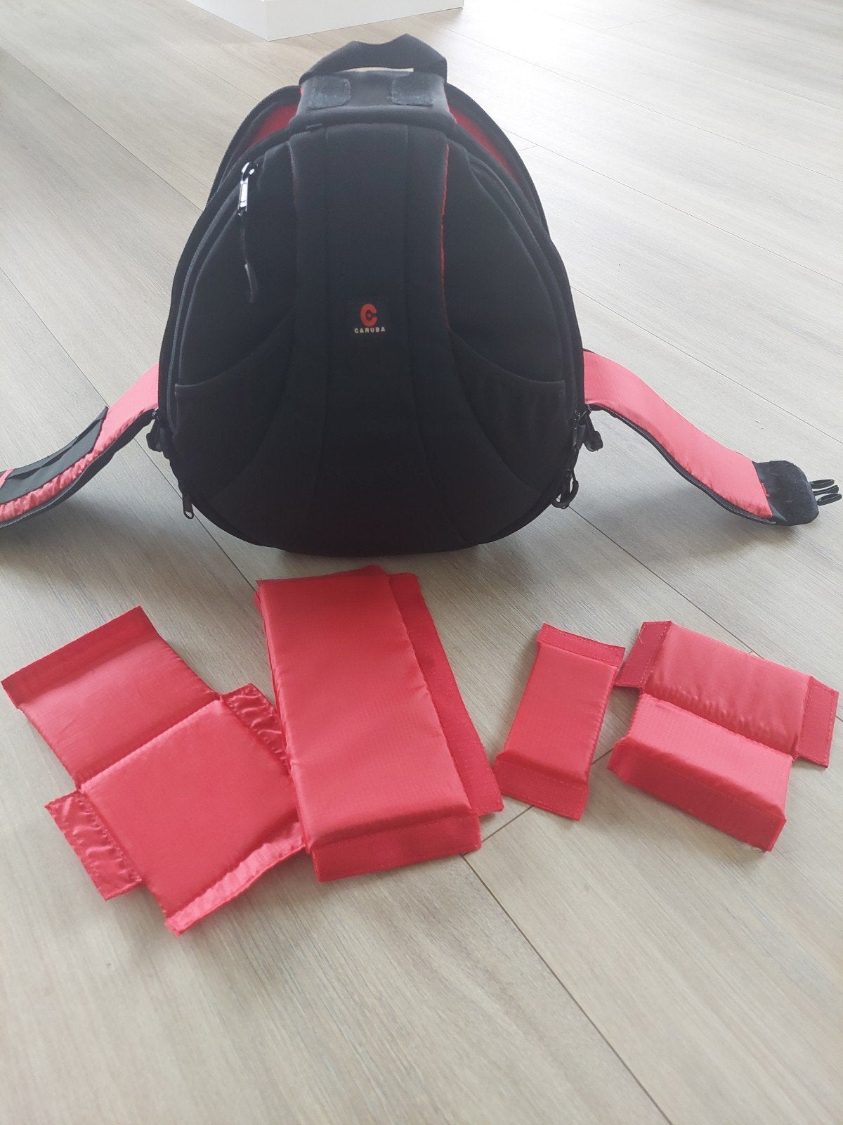 Caruba Andex 10 Sling Fototas - Zwart/Rood, Audio, Tv en Foto, Overige merken, Gevoerd, Slingtas, Nieuw
