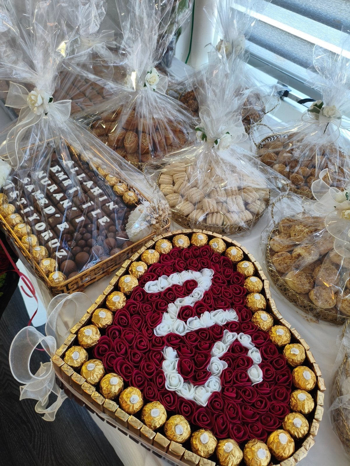 Chocolade geschenken, Ophalen