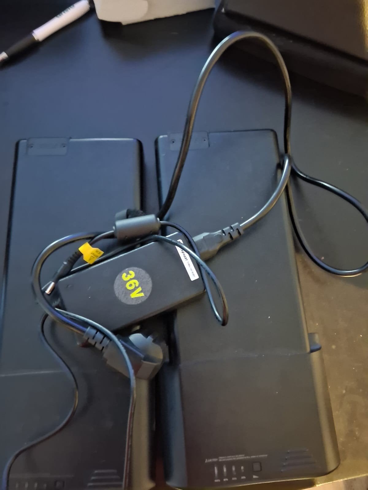Fiets accu's met oplader, Ophalen of Verzenden, Gebruikt