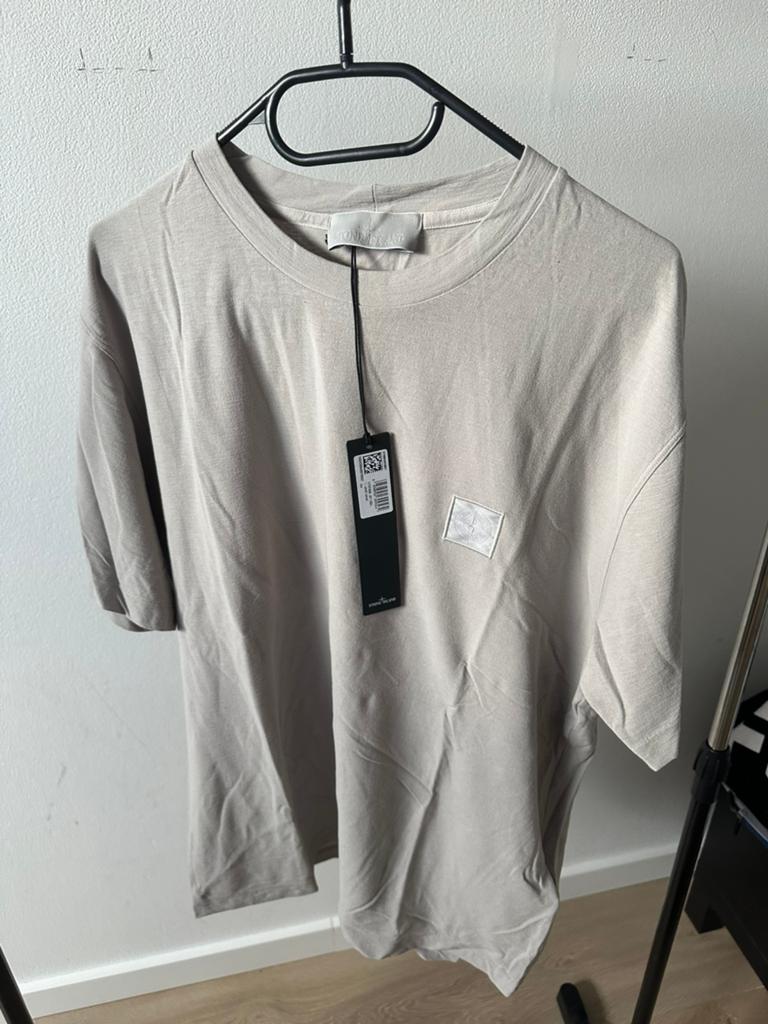 Taupe/Grijs Stone Island t-shirt Origineel, Kleding | Heren, T-shirts, Ophalen of Verzenden, Nieuw, Maat 52/54 (L), Grijs