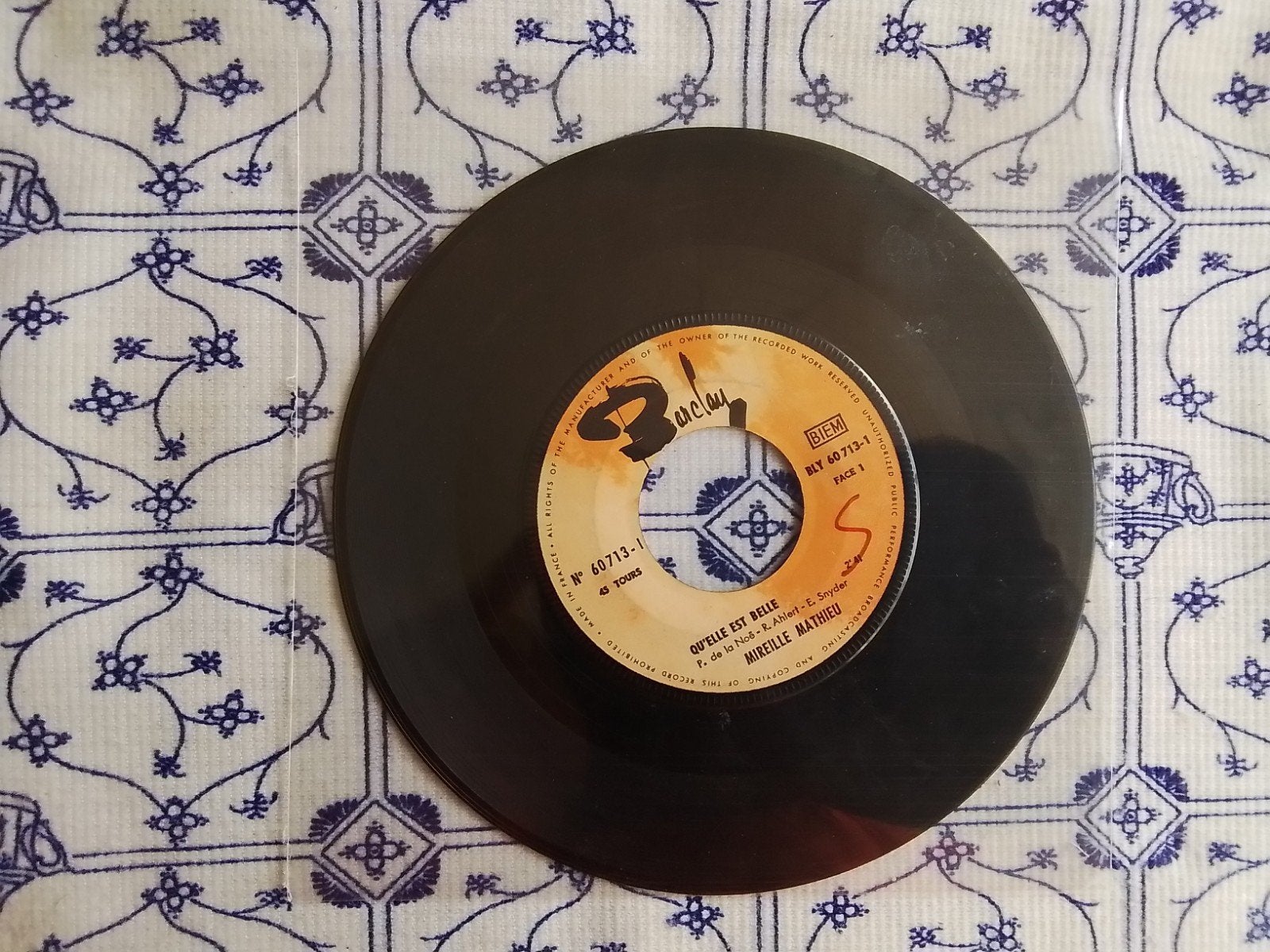 Mireille mathieu           Qu'elle est belle, Ophalen of Verzenden, Zo goed als nieuw, 7 inch, Pop