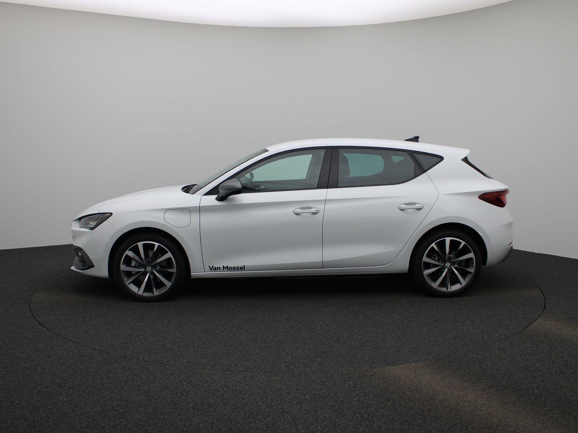 SEAT Leon 1.5 TSI e-Hybrid FR PHEV First Edition 204 PK | Au, Auto's, 12 maanden, 4 cilinders, Leon, Alcantara