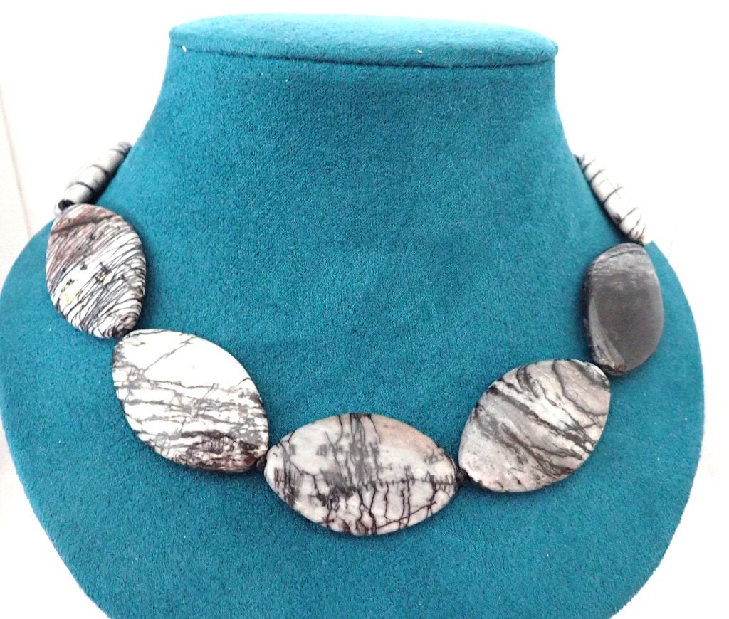 Stenen ketting met uniek patroon, Verzenden, Zo goed als nieuw, Overige kleuren, Steen of Mineraal