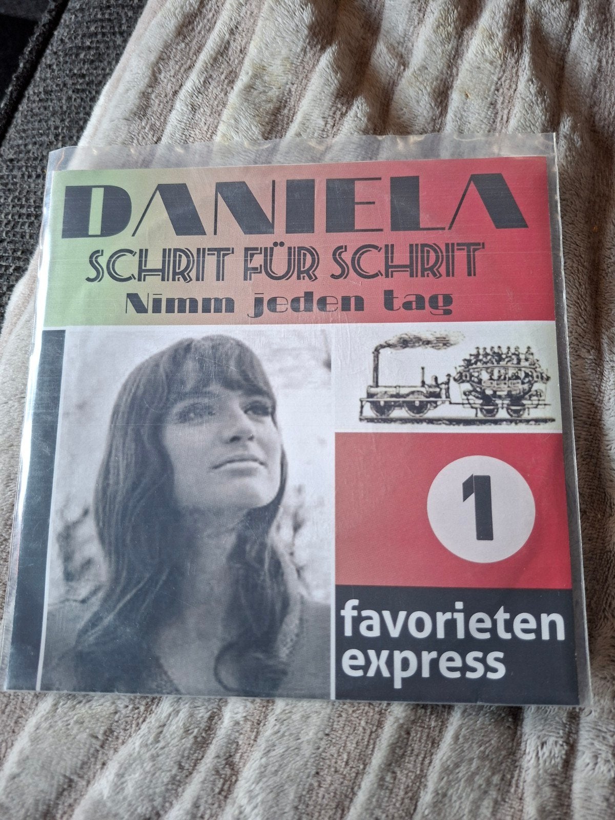 Daniela schrit fur schrit
Herpers vaste prijs verzenden 5.70, Ophalen of Verzenden, Zo goed als nieuw, Overige formaten, Levenslied of Smartlap