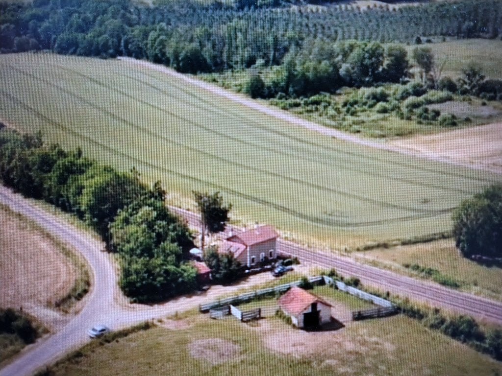 Superleuk Off Grid spoorhuis, Rougeux, Frankrijk, Frankrijk, 80 m², Woonhuis, Landelijk