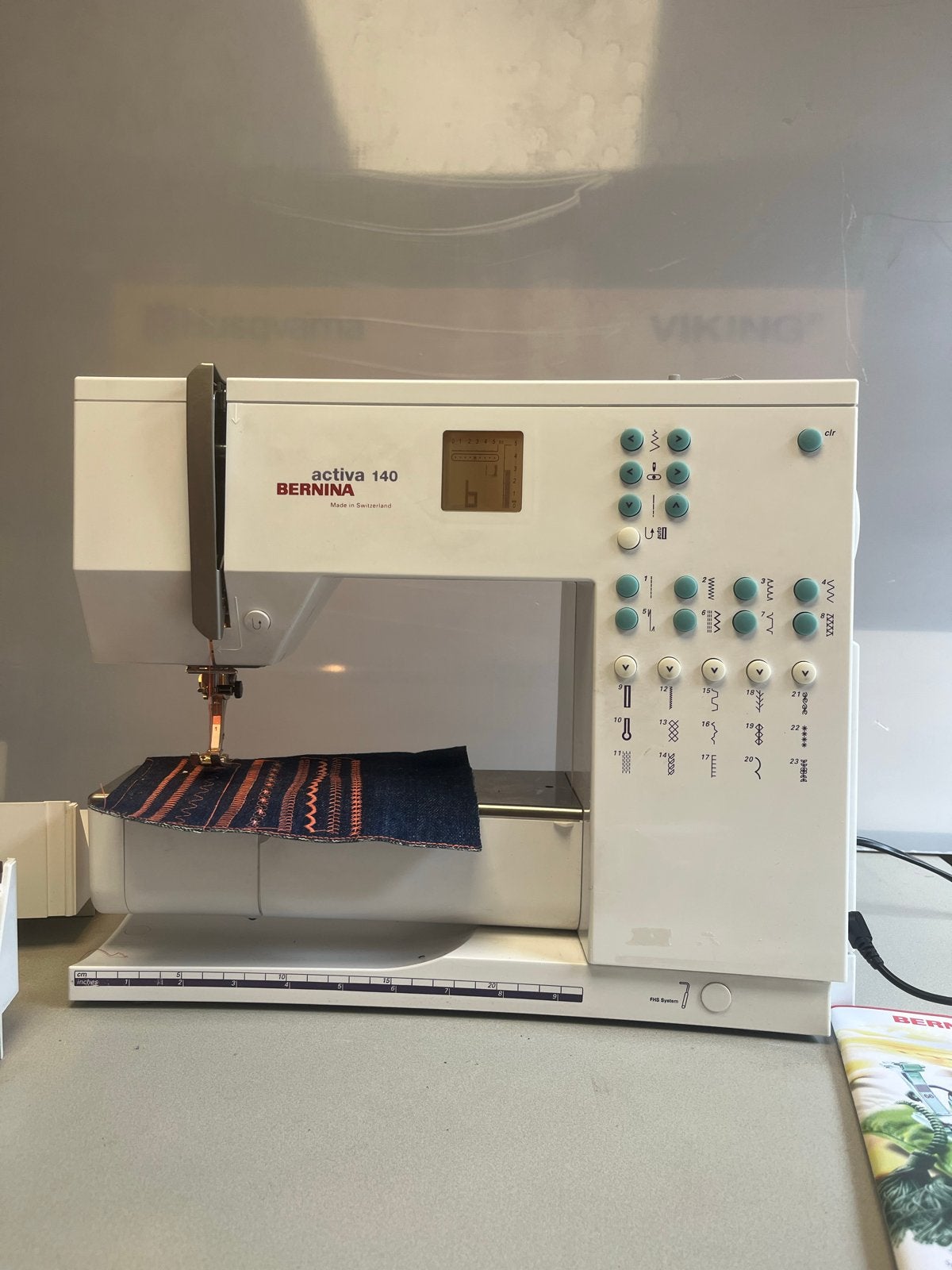 Bernina Activa 140 Naaimachine - Zo goed als nieuw, Ophalen of Verzenden, Gebruikt, Naaimachine, Bernina