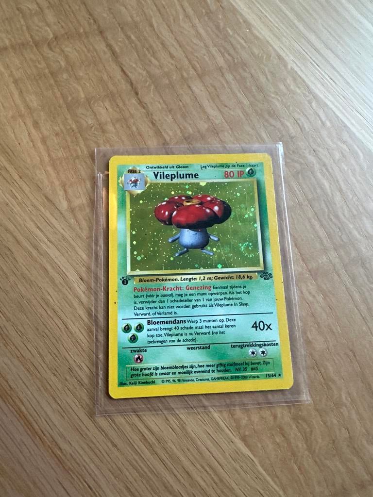 Vileplume Pokémon kaart - Ontwikkeld op Gloom, Ophalen of Verzenden, Zo goed als nieuw, Losse kaart