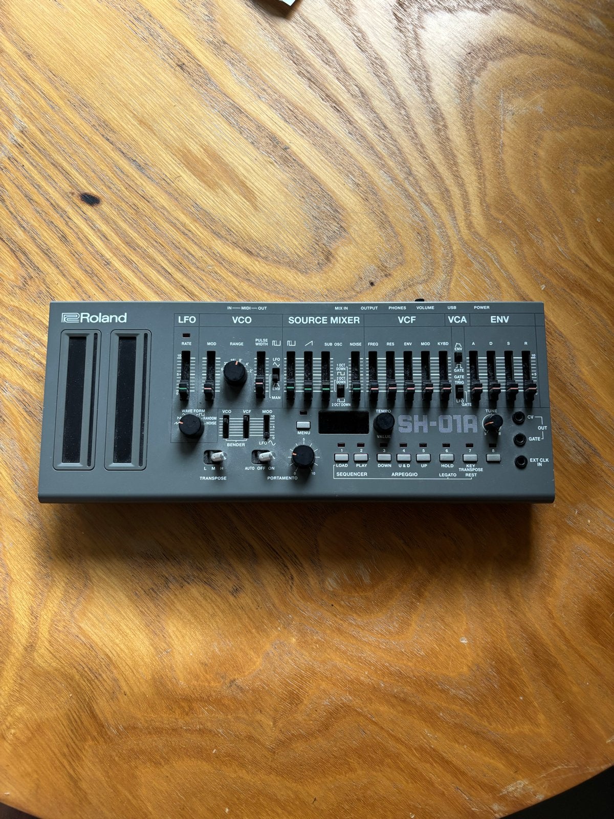 Roland SH-01A Boutique Synthesizer - Goede staat, Muziek en Instrumenten, Synthesizers, Roland, Zo goed als nieuw, Met midi-aansluiting