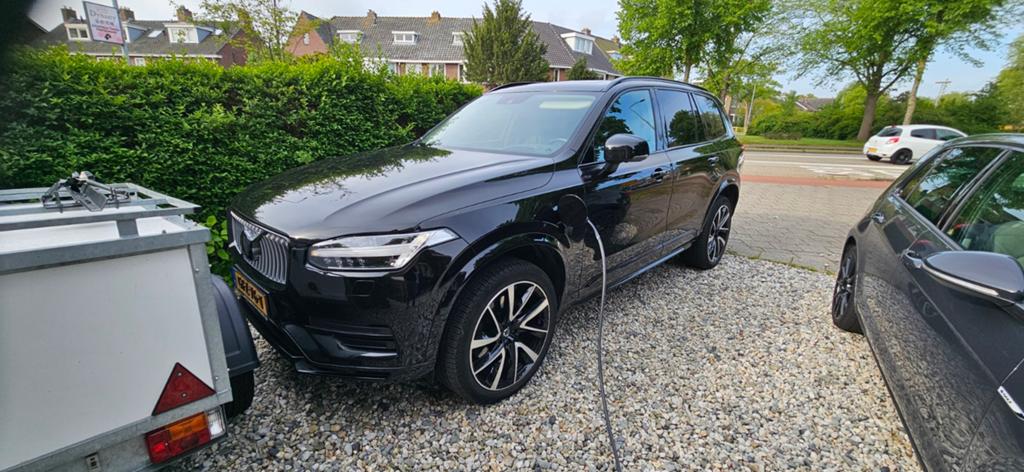 Volvo XC90 T8 Twin Engine AWD Plug-in Hybrid 390pk 7P 2021, Auto's, Zwart, 7 stoelen, Zwart, Plug-in hybride