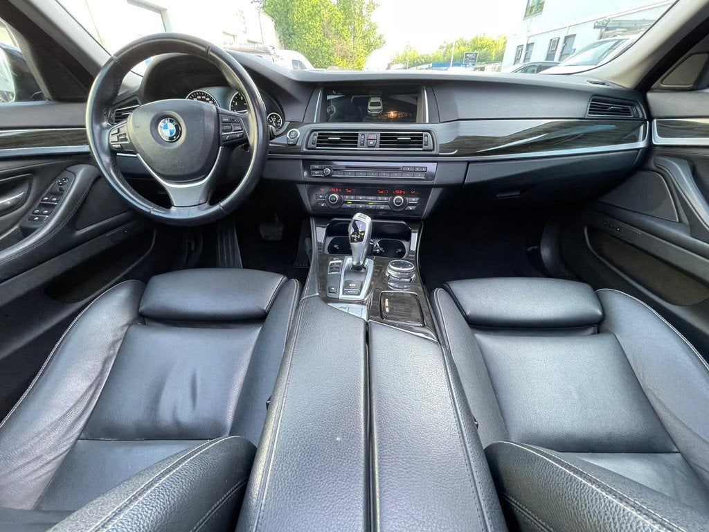 BMW 5 Serie 520i Last Minute Edition (bj 2014, automaat), Auto's, BMW, Automaat, Achterwielaandrijving, Gebruikt, Euro 6