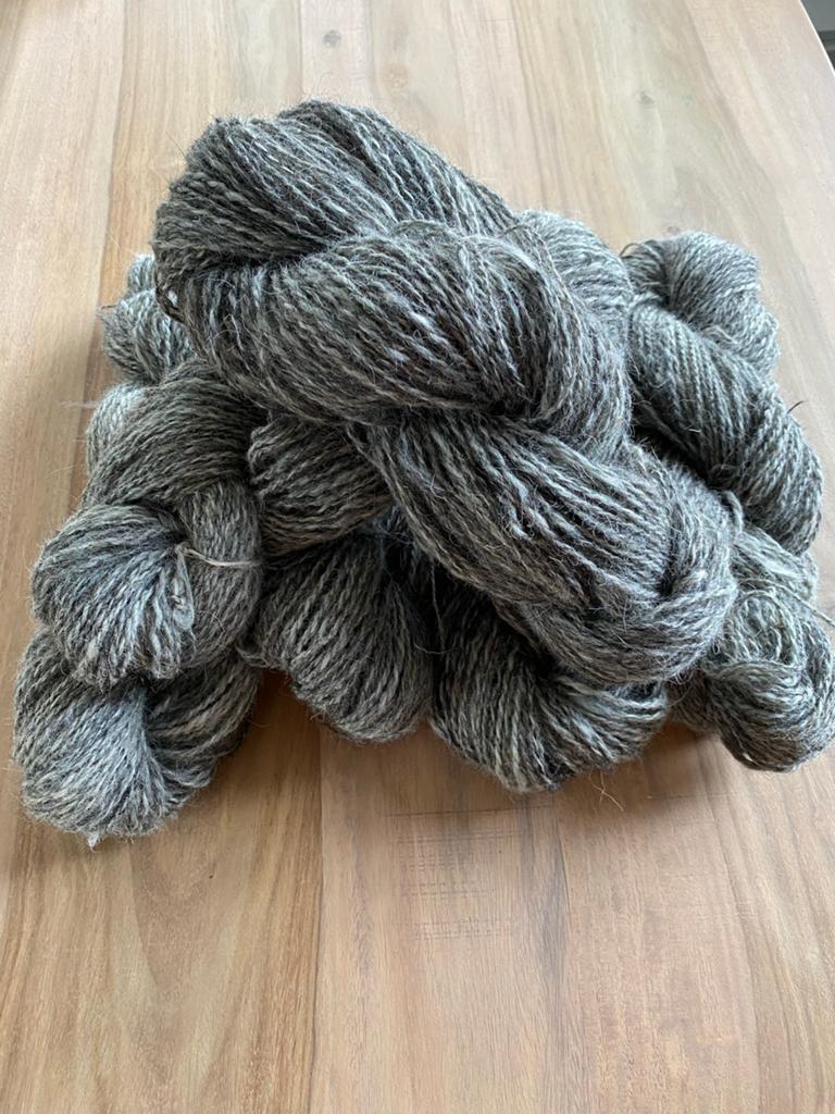 Handgesponnen wol 50% Alpaca 50% Wol - 650g, 850m, Ophalen of Verzenden, Nieuw, Breien of Haken, Wol of Garen