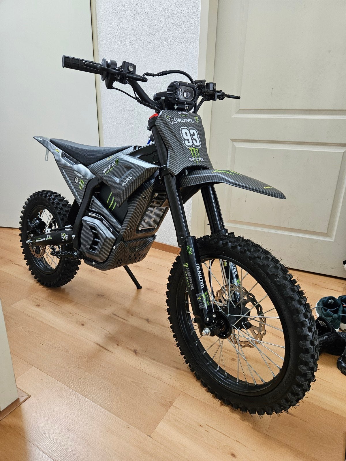 Elektrische crosser 60 volt carbon moster energy uitvoering, Fietsen en Brommers, Brommers | Crossbrommers, Overige merken, Ophalen of Verzenden