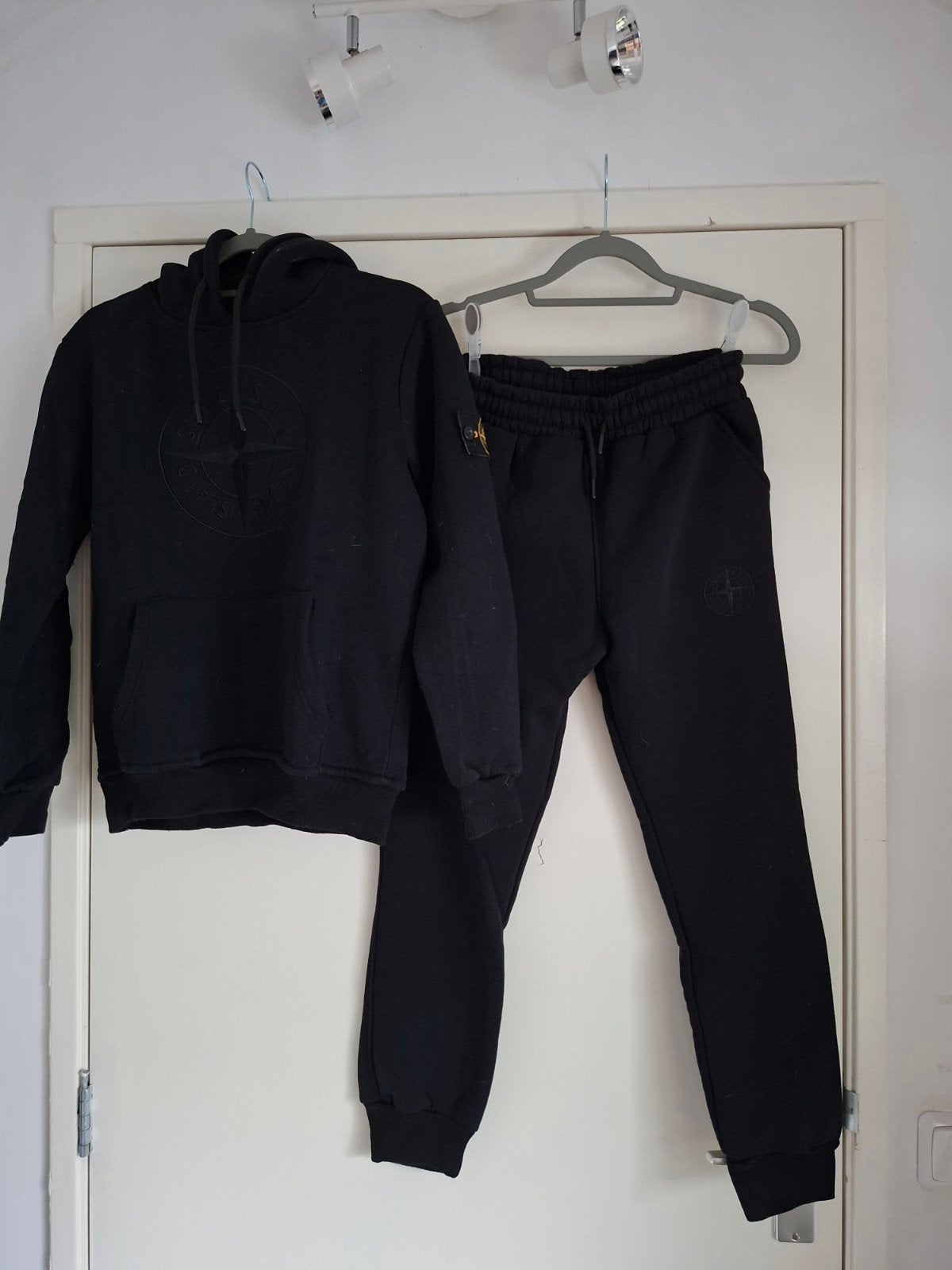 Stone Island trainingspak - Zwart, Jongen of Meisje, Ophalen of Verzenden, Zo goed als nieuw, Setje
