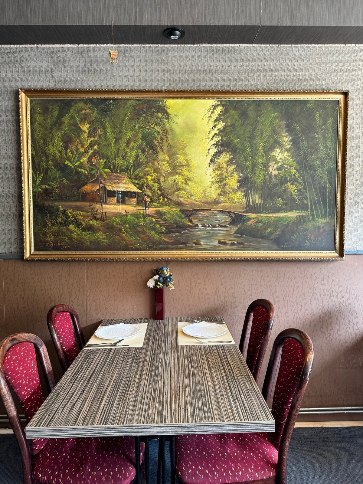 Groot Schilderij Indonesisch Landschap met Huisje en Rivier, Ophalen, Doek, Realistisch, Gesigneerd
