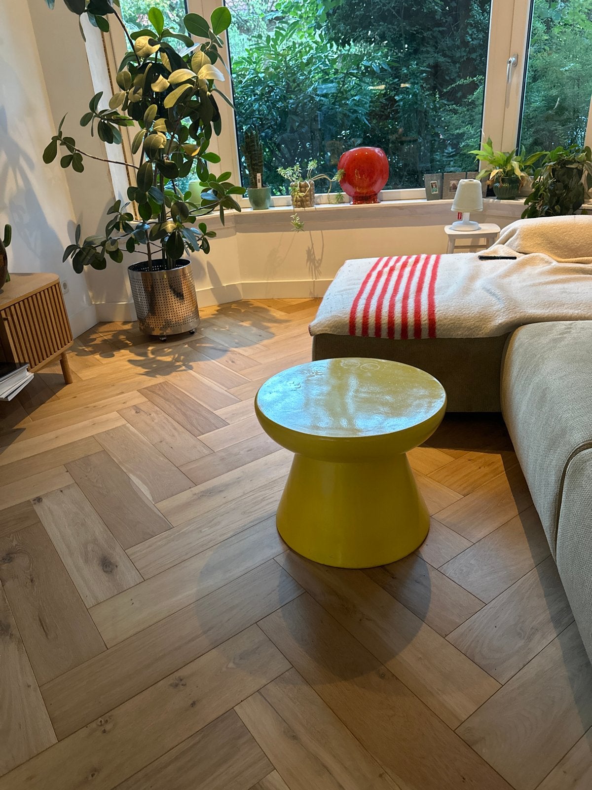 Geel bijzettafeltje / tuintafeltje, Minder dan 45 cm, Kunststof, Gebruikt, Rond
