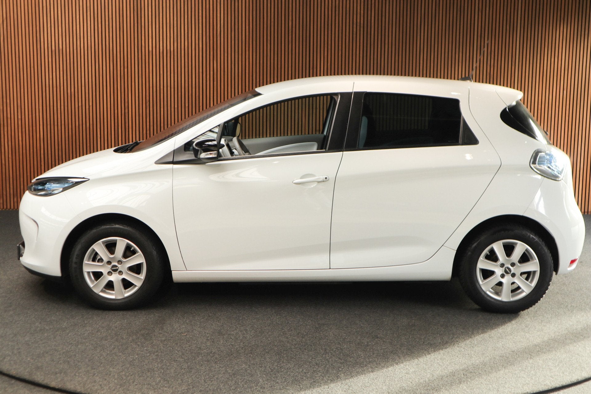 Renault ZOE Q210 Life 22 Quickcharge Navi LM velgen Climate, Auto's, Stof, Gebruikt, Zwart, Wit