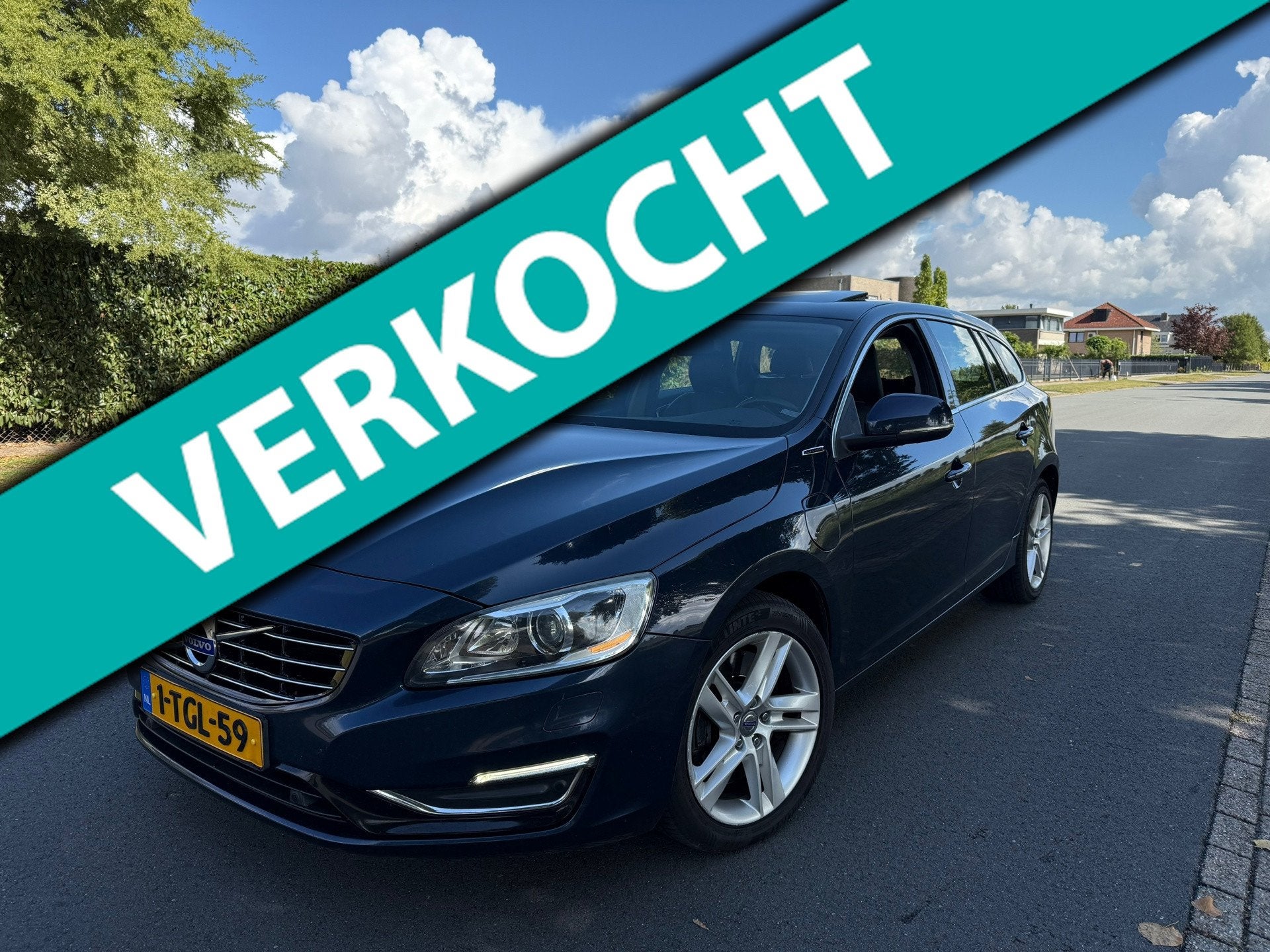 Volvo V60 2.4 D6 AWD Plug-In Hybrid Summum FULL OPTIONS, Auto's, Volvo, Automaat, Zwart, Blauw, Vierwielaandrijving