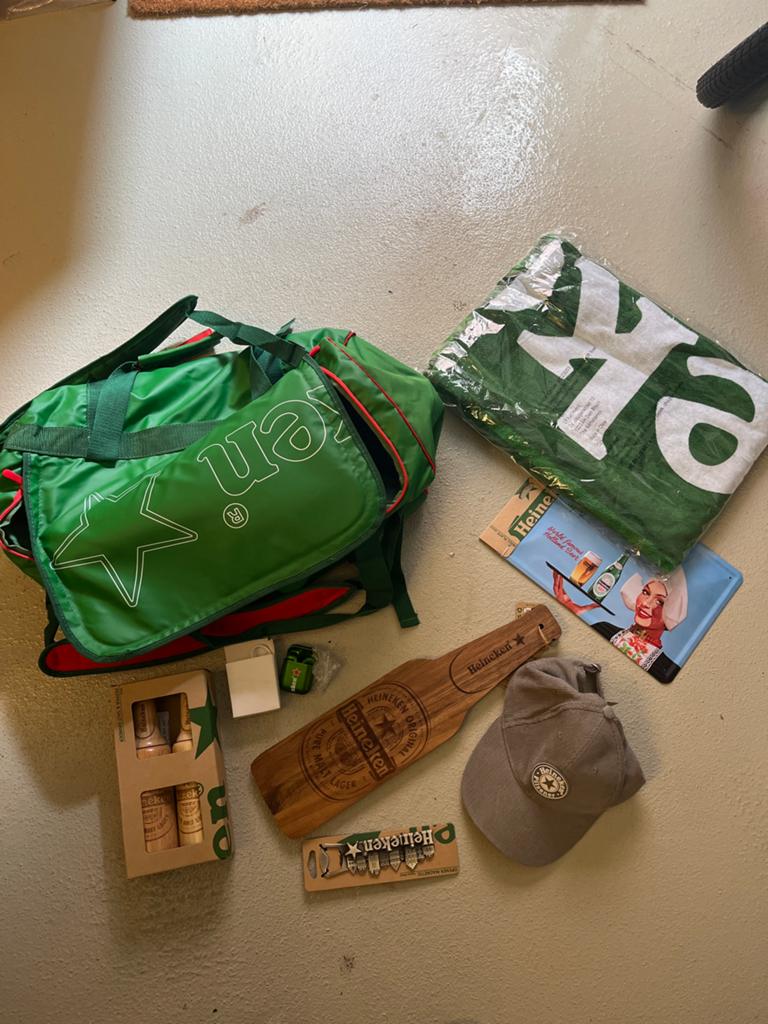 Heineken merchandise pakket: tas, strandlaken, pet en meer, Ophalen of Verzenden, Nieuw, Overige typen